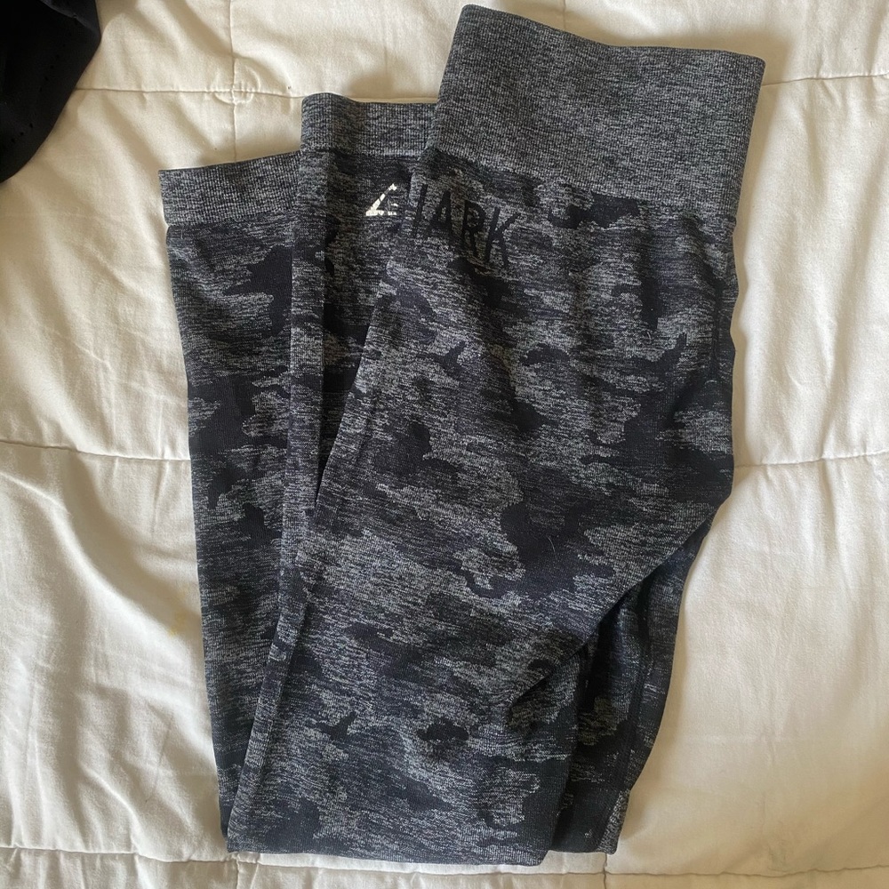 COPY - gymshark camo leggings